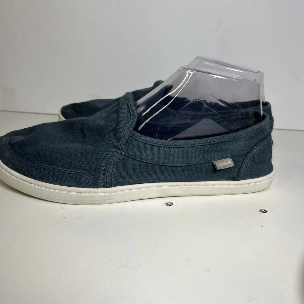 Sanuk blue canvas